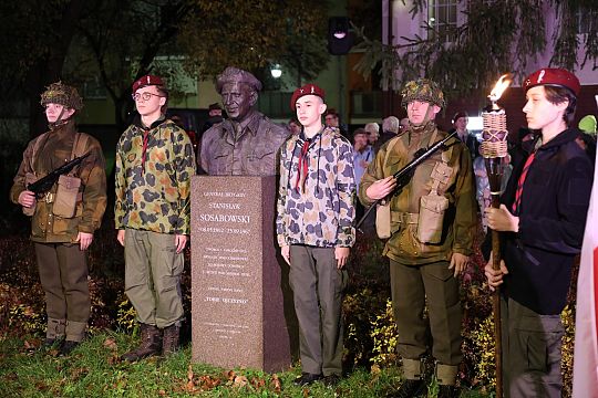 Capstrzyk z harcerzami z okazji Święta 68899