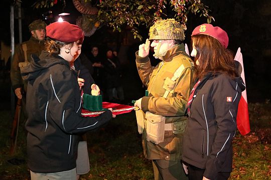 Capstrzyk z harcerzami z okazji Święta 68919
