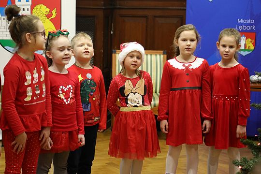 Małe rączki, wielka magia – choinka w Ratuszu 69958