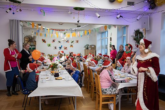 W Bazie Wigilijne spotkanie dzieci z obszaru 70509