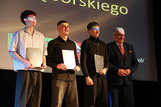 Wielka gala we „Fregacie” - zasłużone laury dla 71674