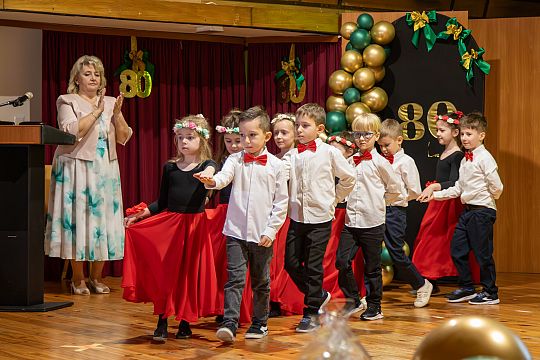 Od 80 lat wychowuje pokolenia lęborczan – 71953