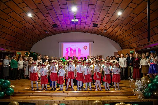 Od 80 lat wychowuje pokolenia lęborczan – 71986