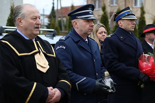 Historia, która łączy pokolenia - Lębork w hołdzie 72162