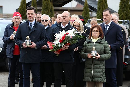 Historia, która łączy pokolenia - Lębork w hołdzie 72169