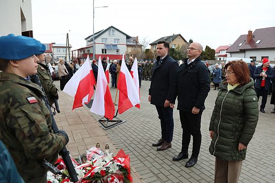Historia, która łączy pokolenia - Lębork w hołdzie 72170