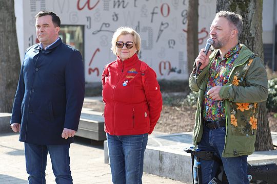 Wiosna przyszła do Lęborka! Setki dzieci w barwnym 72410