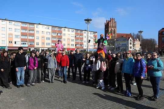 Wiosna przyszła do Lęborka! Setki dzieci w barwnym 72417