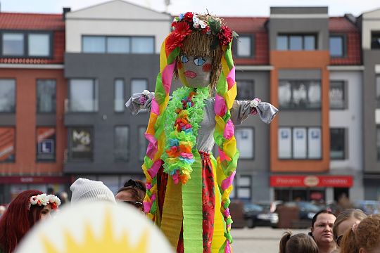 Wiosna przyszła do Lęborka! Setki dzieci w barwnym 72429