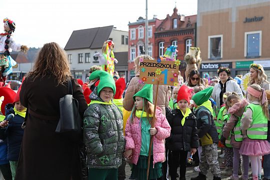 Wiosna przyszła do Lęborka! Setki dzieci w barwnym 72430
