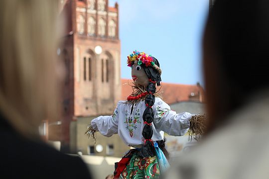 Wiosna przyszła do Lęborka! Setki dzieci w barwnym 72435