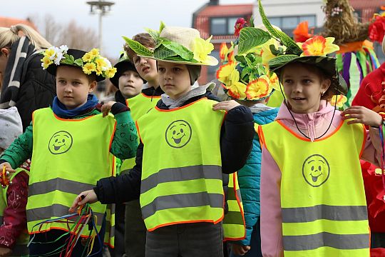 Wiosna przyszła do Lęborka! Setki dzieci w barwnym 72453