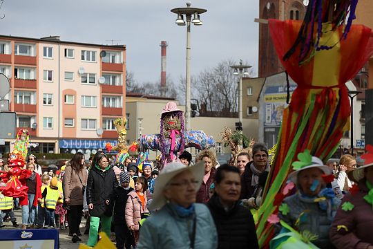 Wiosna przyszła do Lęborka! Setki dzieci w barwnym 72459