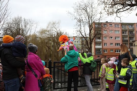 Wiosna przyszła do Lęborka! Setki dzieci w barwnym 72479