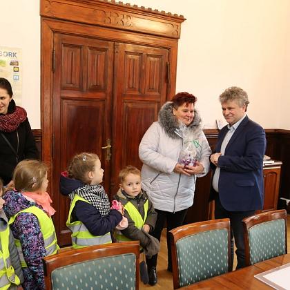 Świąteczna wizyta przedszkolaków w Ratuszu