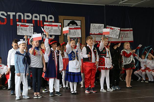 Uczniowie SJSP LTO uczcili rocznicę Niepodległości