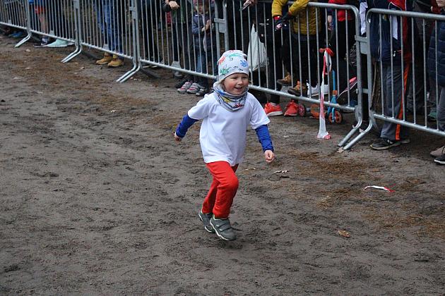 Indywidualne Biegi Przełajowe z okazji Święta Niepodległości w strugach deszczu