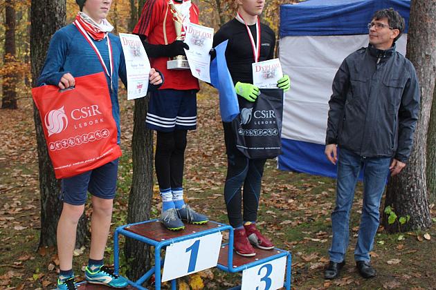 Indywidualne Biegi Przełajowe z okazji Święta Niepodległości w strugach deszczu