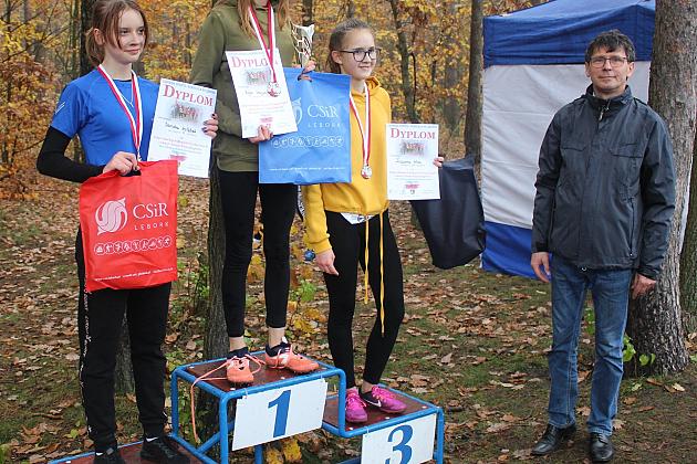 Indywidualne Biegi Przełajowe z okazji Święta Niepodległości w strugach deszczu