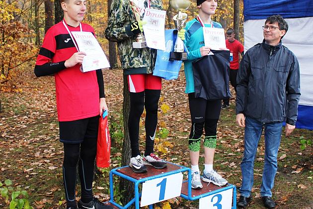 Indywidualne Biegi Przełajowe z okazji Święta Niepodległości w strugach deszczu