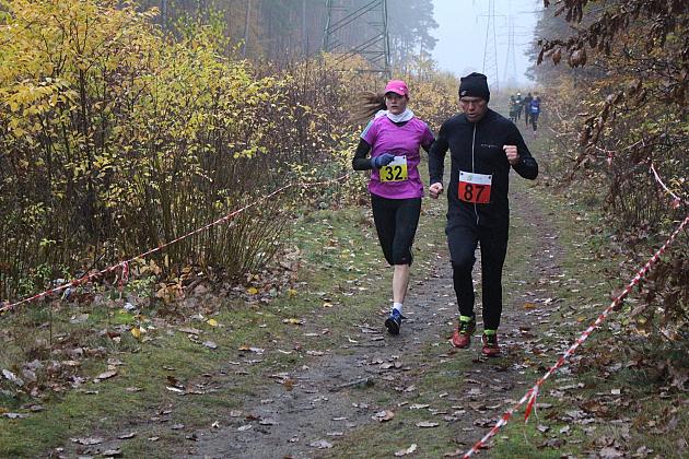 Indywidualne Biegi Przełajowe z okazji Święta Niepodległości w strugach deszczu