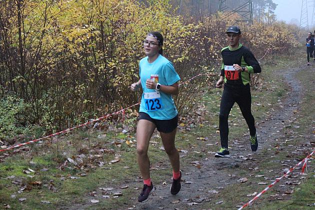 Indywidualne Biegi Przełajowe z okazji Święta Niepodległości w strugach deszczu