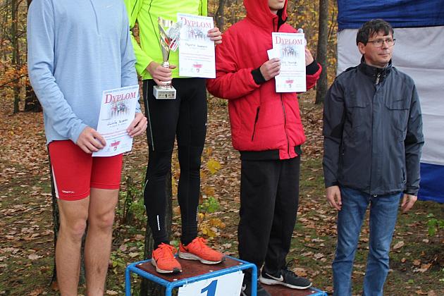 Indywidualne Biegi Przełajowe z okazji Święta Niepodległości w strugach deszczu