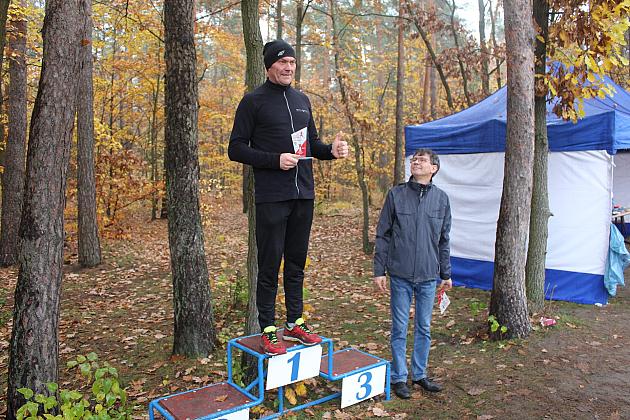 Indywidualne Biegi Przełajowe z okazji Święta Niepodległości w strugach deszczu