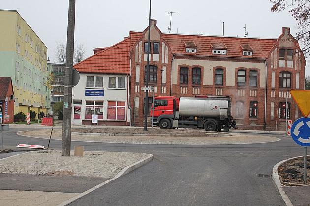 Lęborski Węzeł Przesiadkowy. Front robót na Dworcowej