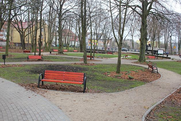 „Mini Park” nad rzeką Łebą zmienił oblicze