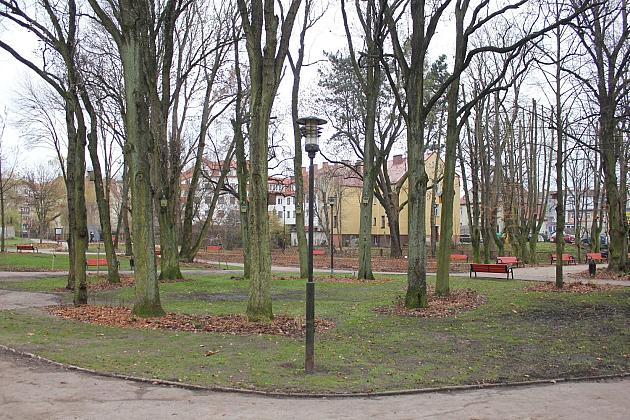 „Mini Park” nad rzeką Łebą zmienił oblicze