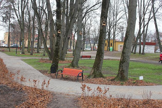 „Mini Park” nad rzeką Łebą zmienił oblicze