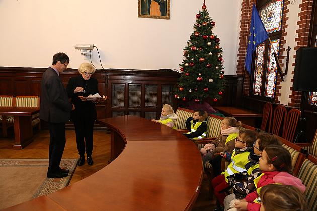 Świąteczna wizyta przedszkolaków