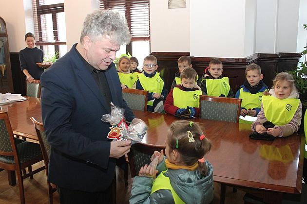 Świąteczna wizyta przedszkolaków z „Jedynki”