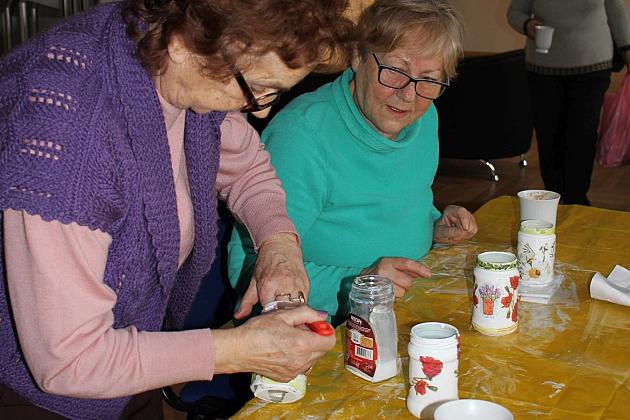 Aktywni seniorzy w Klubie Osiedlowym BAZA