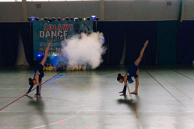 Medale i puchary dla tancerek z SP 8