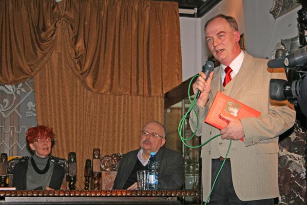 Profesor Kowalski napisał m.in. o Nipkowie