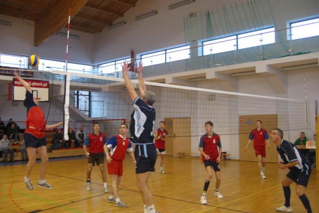 Siatkarze amatorzy rozpoczynają rundę Play Off