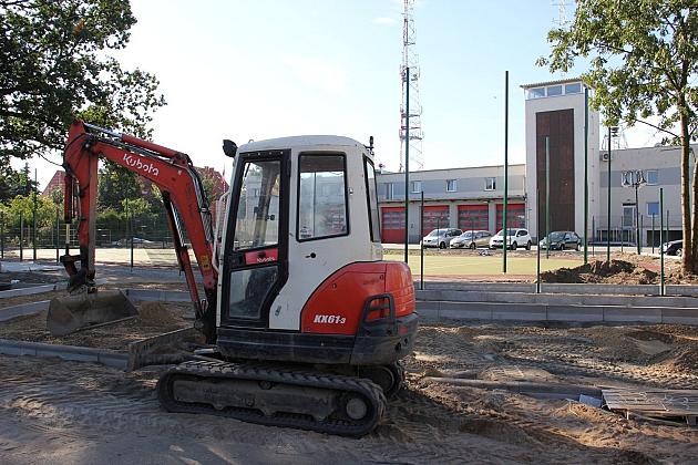 Za komendą straży pożarnej powstaje nowy obiekt rekreacyjno-sportowy