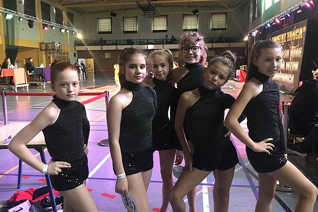 Jesienne sukcesy tancerek z SP 8