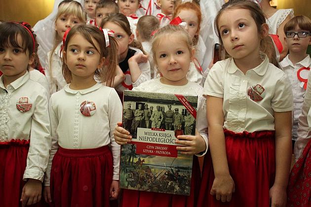 „Mazurek Dąbrowskiego” rozbrzmiał w lęborskich przedszkolach