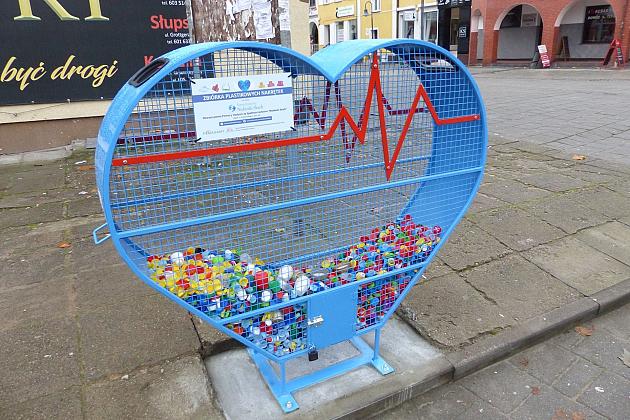 Serce na plastikowe nakrętki stanęło przy Staromiejskiej