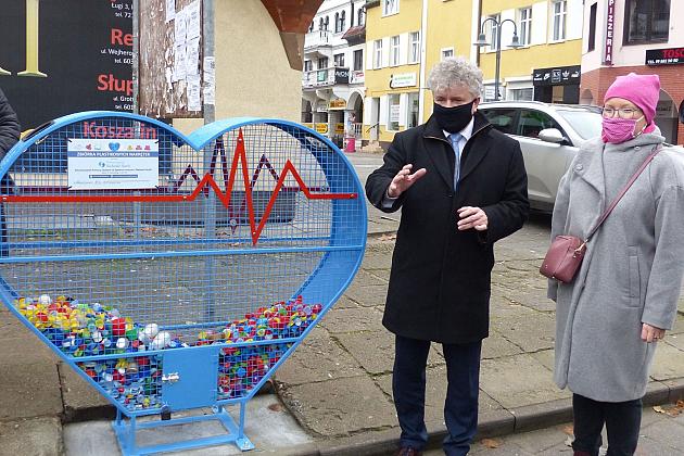 Serce na plastikowe nakrętki stanęło przy Staromiejskiej