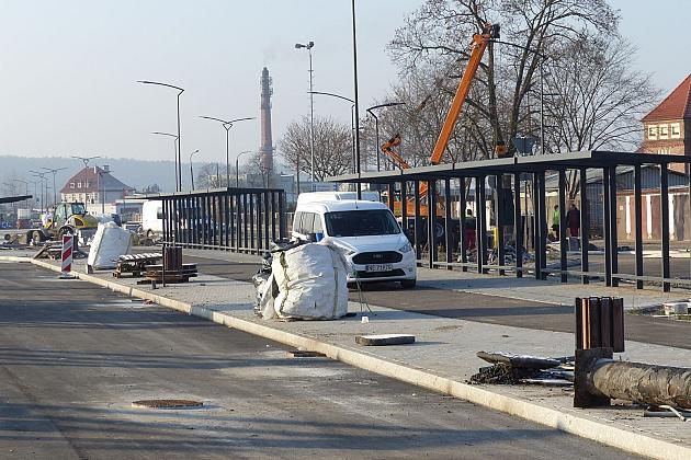 Stawiają wiaty na Lęborskim Węźle Przesiadkowym
