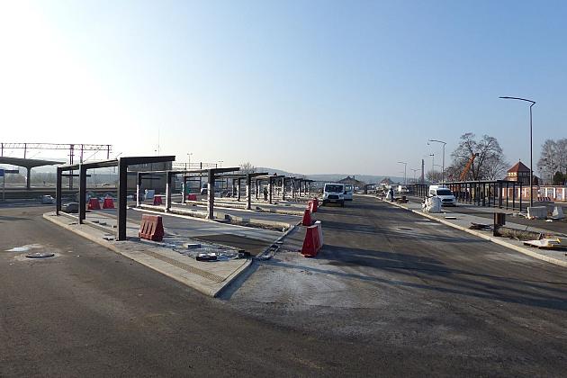 Stawiają wiaty na Lęborskim Węźle Przesiadkowym