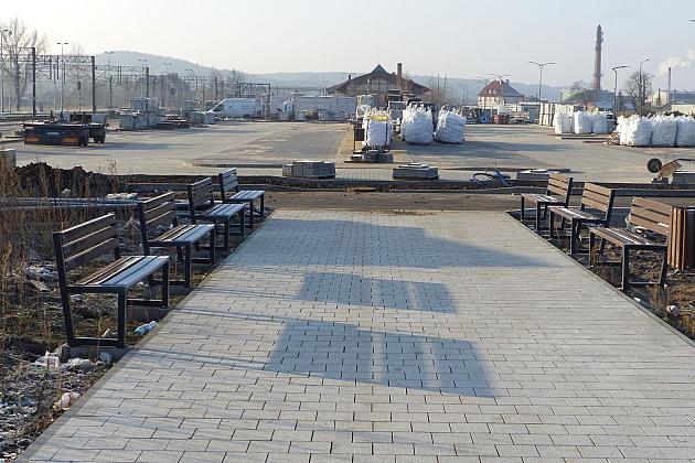 Stawiają wiaty na Lęborskim Węźle Przesiadkowym