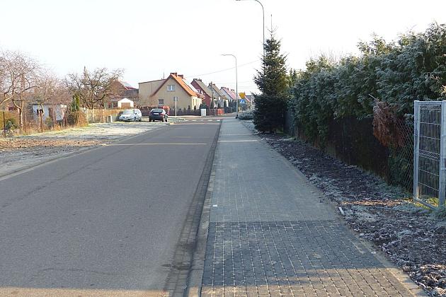 Spółdzielcza z nowym chodnikiem