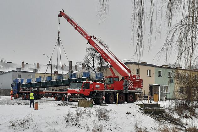 Kładka przez rzekę przy Czołgistów i K. Wielkiego zdemontowana