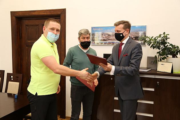 Podpisano kolejne umowy na wsparcie realizacji zadań publicznych z zakresu sportu na 2021 r.