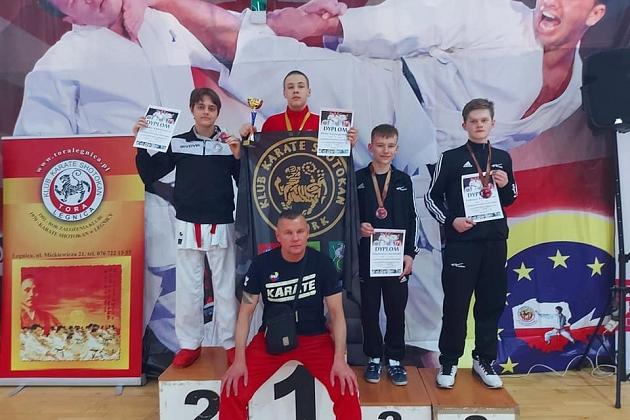 Shotokan Lębork z workiem medali w Legnicy